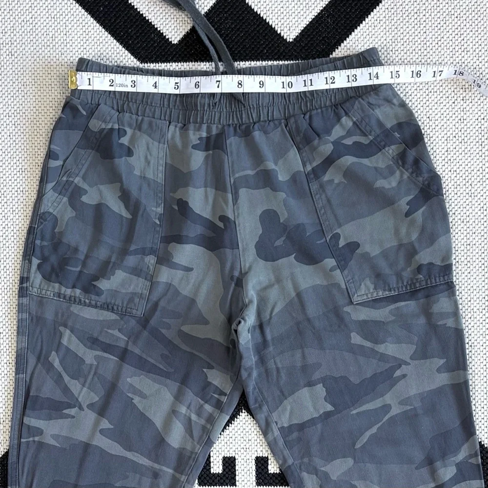 Splendid Camo Jogger Pants in Gray Green Small